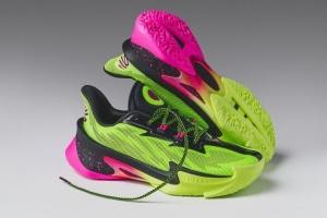 庫(kù)里品牌曬新鞋Series 7 “Aurora”！此前對(duì)陣?yán)做夏_！