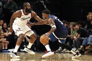 SI：森林狼正讓愛德華茲研究巔峰期哈登 以便制造犯規(guī)獲更多罰球