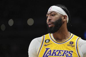 湖人擔(dān)憂濃眉傷病&體能 也對(duì)他安于現(xiàn)狀感到不滿因此動(dòng)了交易念頭