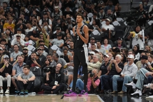 曾令旭：馬刺外線太年輕 沒文班他們依舊是西部墊底水平