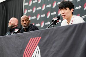 朱芳雨：比盧普斯位置穩(wěn)&信任楊瀚森也敢用 而新帥必須贏球保位置