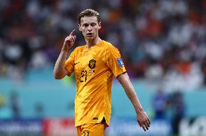 德容：球員站位不佳導(dǎo)致進(jìn)攻運(yùn)轉(zhuǎn)不暢，想贏世界杯就還須改善很多