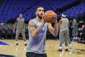 朱芳雨：關注奎因兩年了 對他的三分穩(wěn)定性有些擔心 還需比賽檢驗