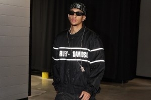 最像艾弗森的那個(gè)人！潮流媒體曬特雷·曼恩街頭風(fēng)格入場(chǎng)穿搭！