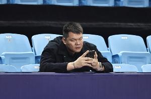 朱芳雨：我在場邊玩手機 其實是關注在其他隊的強強對話