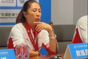 鄭薇：楊力維姐妹處理完父親后事的第一天就歸隊 迪拉娜帶傷出戰(zhàn)