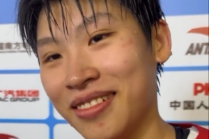 陳明伶談防四川內(nèi)線：畢竟媽沒給你生2米高 在網(wǎng)上看咋防鯊魚文班