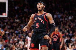 三節(jié)破??！奎克利突破到籃下打進(jìn)壓哨拋投