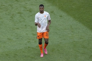 官方：鄧弗里斯因傷離開(kāi)荷蘭隊(duì)訓(xùn)練營(yíng)，返回國(guó)米