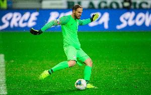 馬卡報(bào)：身體不適，斯洛文尼亞國(guó)門(mén)奧布拉克將無(wú)緣出戰(zhàn)瑞典