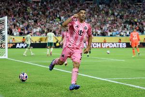 蘇亞雷斯：在巴薩我必須習(xí)慣精準(zhǔn)傳球，在利物浦我有40米空間奔跑