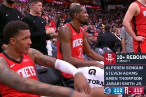 統(tǒng)治籃板球！火箭單場四個球員籃板上雙 隊史2001年來首次