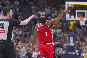 拼盡全力！哈登連中三分追到1分 但時間僅剩2秒