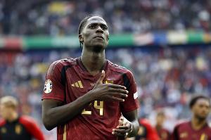 外媒：阿馬杜·奧納納買不到47碼球鞋，比利時足協(xié)員工坐飛機送