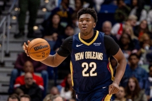 填滿數(shù)據(jù)欄！新秀中鋒奎因10中3砍下9+8+3+2+2 另有6次失誤