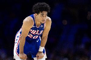 麥凱恩：我會在左膝戴護具 輕微加壓作用戴上感覺更舒服