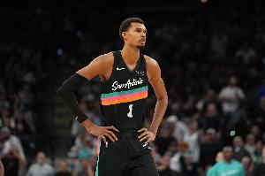 Shams：馬刺球星文班亞馬遭遇左小腿拉傷 預(yù)計將缺席數(shù)周