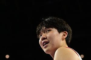 隊記：對南灣湖人楊瀚森打爆了對位球員 但防守站位問題依然存在