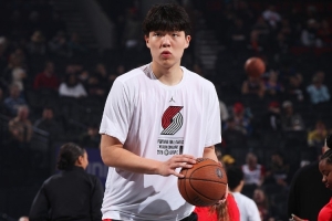 媒體人：只要楊瀚森在發(fā)展聯(lián)盟打得好 在一隊(duì)就一定會(huì)有出場(chǎng)時(shí)間