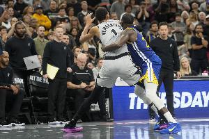 隊記：文班是在不敵勇士的比賽中受傷的 2-3周后重新評估