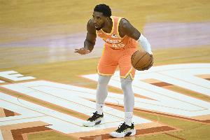 防守建功！火箭首節(jié)領(lǐng)先14分 騎士?jī)H得19分是其賽季新低