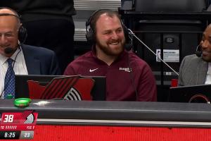 楊瀚森下放訓(xùn)練漲球！開(kāi)拓者G聯(lián)盟球隊(duì)混音主帥場(chǎng)邊觀賽喜笑顏開(kāi)