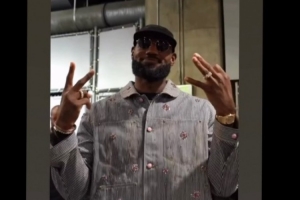 04年出生的小將！蒂耶羅社媒祝賀詹姆斯完成賽季首秀：耶！大叔！