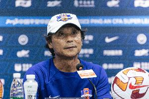 曲剛：我們理論上還沒(méi)有降級(jí)但困難很大，希望職業(yè)球員不要放棄