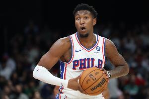 將功補過！愛德華茲前四節(jié)鐵到家&加時連得5分 全場拿7分4板3助