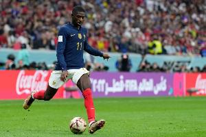 法國(guó)隊(duì)醫(yī)批巴黎隊(duì)醫(yī)：他又不是上帝，巴黎對(duì)待登貝萊和杜埃雙標(biāo)