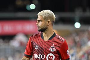 德天空：34歲因西涅計劃重返歐洲踢球，愿意接受大幅降薪