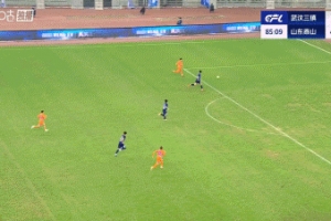 打花了！克雷桑第86分鐘推射再下一城，本場1射2傳，泰山5-1領(lǐng)先