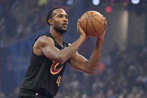 兩雙到手！莫布里13中7貢獻(xiàn)22分12板4助4帽 正負(fù)值+18