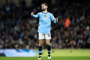 可愛??BBC記者：瓜迪奧拉在場邊發(fā)指令，B席說：誰？我？