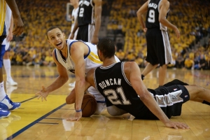 庫里進(jìn)NBA在馬刺會怎樣？楊毅：波波不喜歡頂投三分 可能打不出來