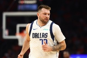 各隊(duì)隊(duì)史單場(chǎng)得分王：9隊(duì)都有70+先生 科比81張伯倫100都不可破？