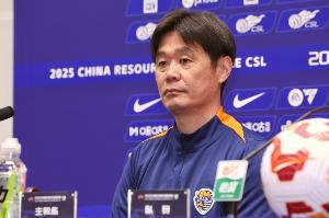 直播吧：李霄鵬教練組跟海牛球員告別，下賽季不會再繼續(xù)執(zhí)教海牛