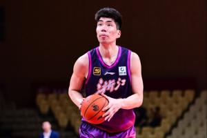 17罰16中！余嘉豪西乙生涯之夜 25分鐘無運(yùn)動戰(zhàn)出手得16+5+1+1+1