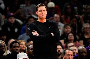 爵士主帥：最后一球被犯規(guī) 裁判沒吹 我喊了2次暫停 但現(xiàn)場太吵了