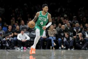 今天神準(zhǔn)！安芬尼·西蒙斯半場(chǎng)8中6&三分5中3砍下兩隊(duì)最高16分