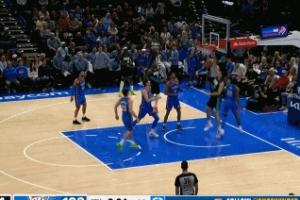 臥槽??！楊瀚森單臂接樂(lè)福妙傳空接暴扣！打停雷霆！