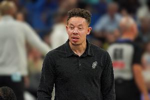 咋回事？馬刺本賽季打太平洋賽區(qū)球隊1勝5負 打其他球隊10勝0負