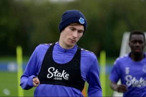 talkSPORT：多隊關(guān)注詹姆斯·加納，埃弗頓希望與球員續(xù)約