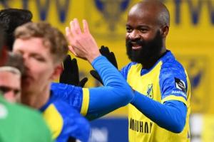 青島前外援蘭克爾·澤的荒誕往事：穿死敵衣服訓(xùn)練、搶點(diǎn)罰丟....