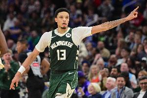 今天不太靈！羅林斯14中4得10分5板7助1斷4失誤 三分4中0