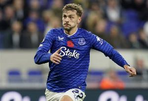 顯著提升！27歲霍爾本賽季英超12輪已參與4球，此前4年共計(jì)僅9球