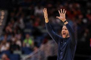 終結(jié)9連??！博雷戈：連敗讓人壓力巨大 隊員們?nèi)〉昧撕艽筮M(jìn)步