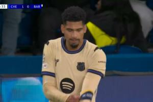 怎么老是你？阿勞霍半場染紅，去年踢巴黎吃直紅 球隊最終被逆轉(zhuǎn)