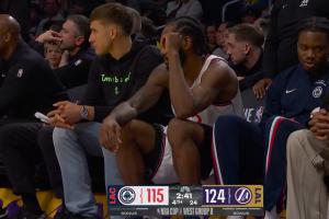 你不打了？關(guān)鍵時(shí)刻小卡坐板凳 可能是有時(shí)間限制