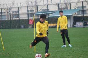 【體壇獨(dú)家】徐彬英國自由行 即將簽約狼隊(duì)談判外租